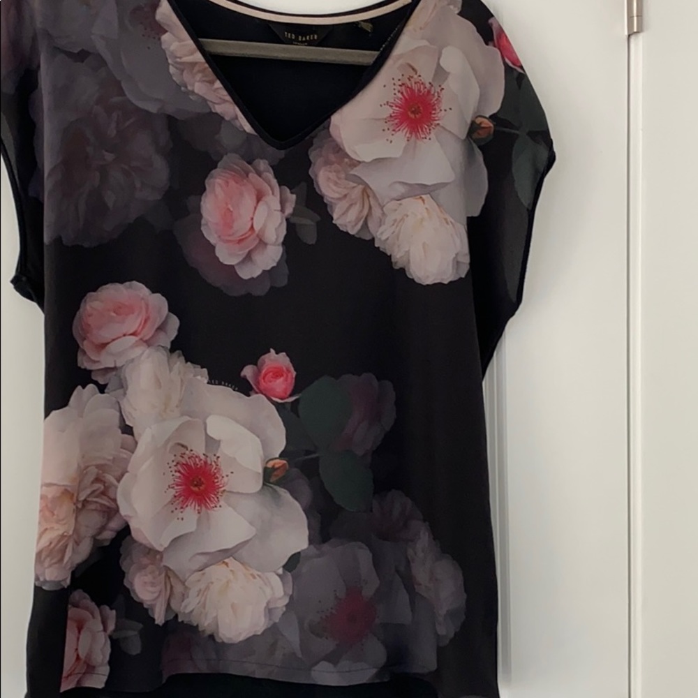 Beautiful Ted Baker Blouse Sz 4
